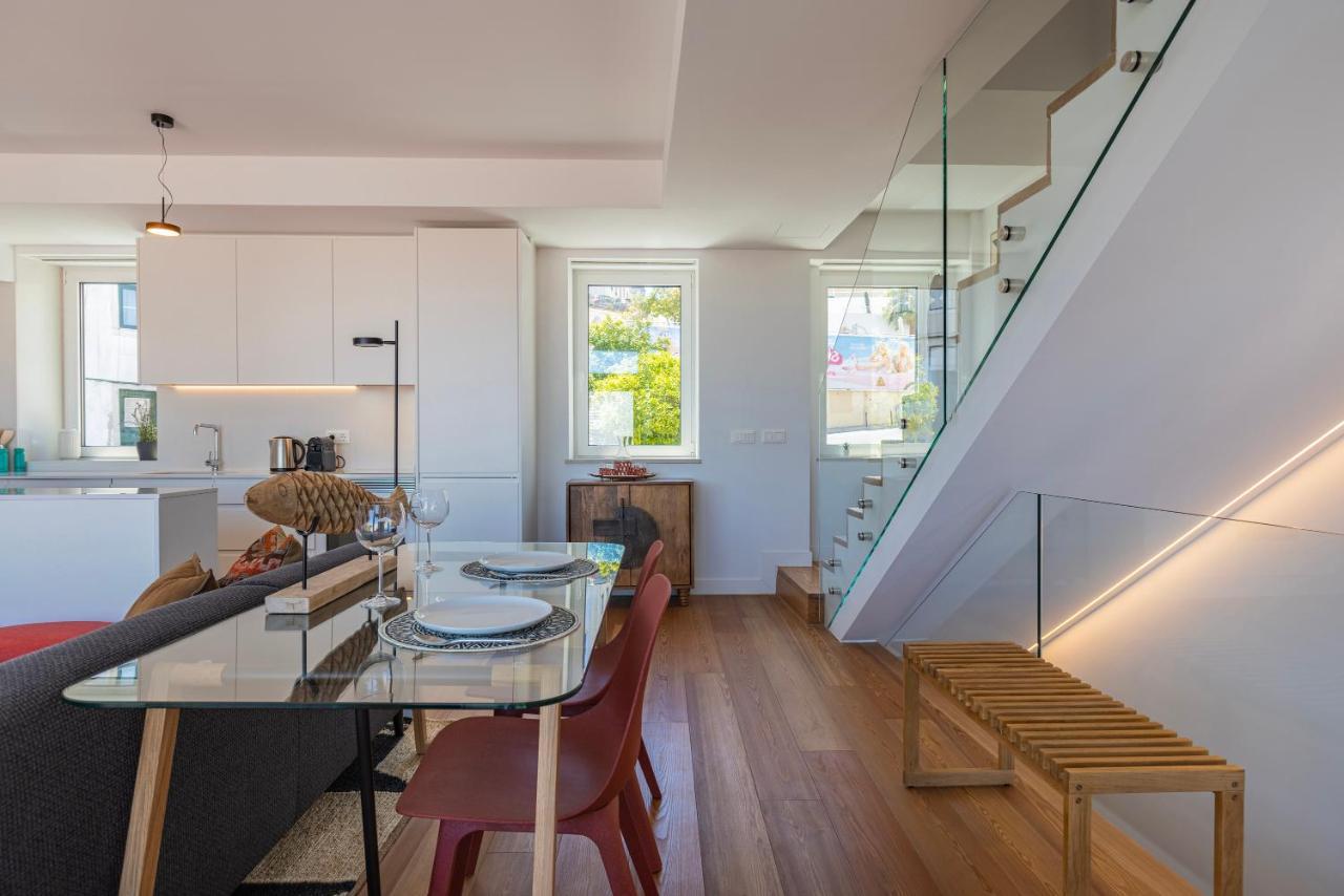 Design 3bdr Duplex W/balcony By Lovelystay *