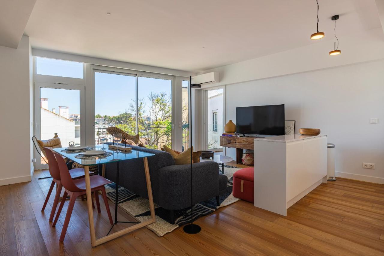 Design 3bdr Duplex W/balcony By Lovelystay