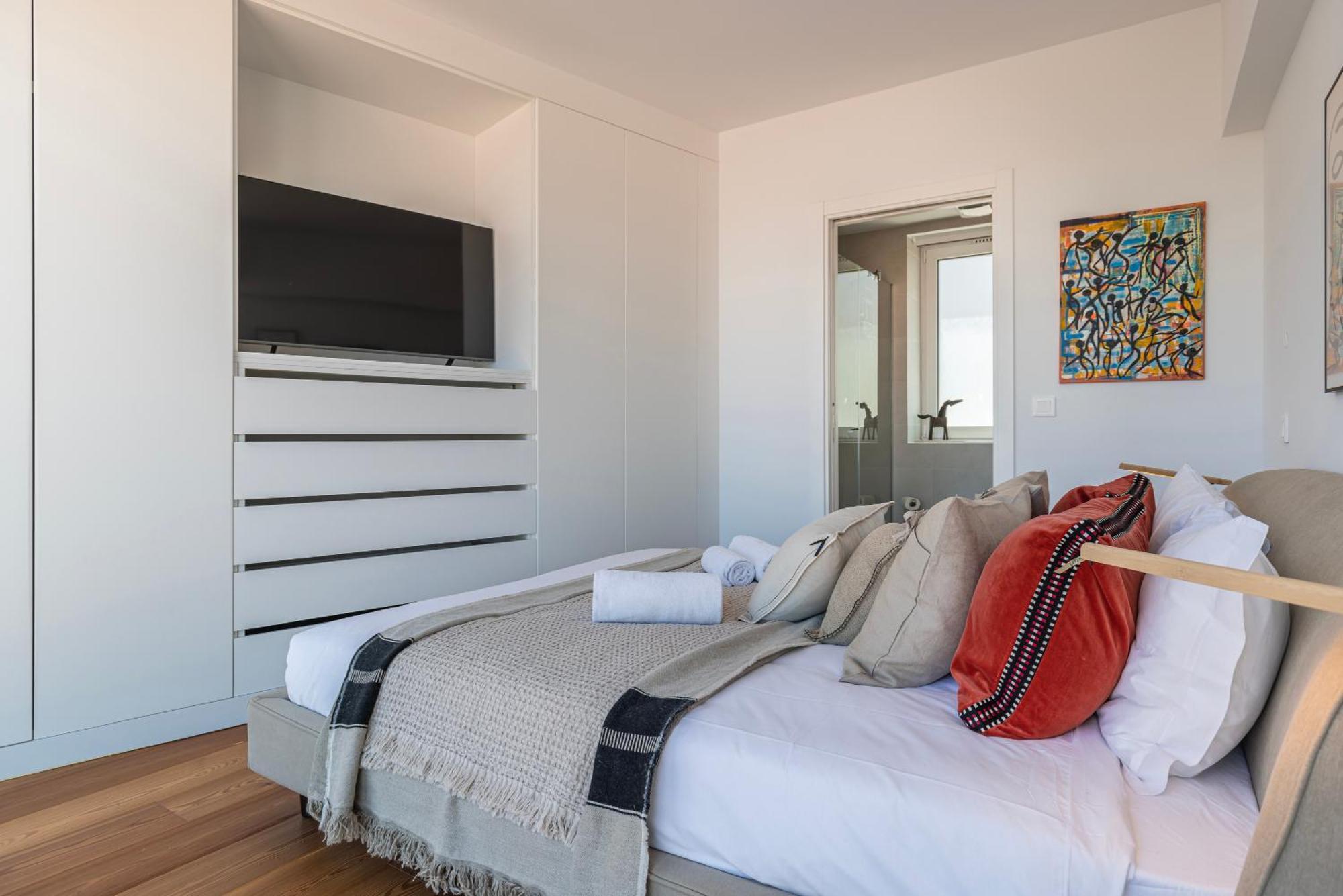 Design 3bdr Duplex W/balcony By Lovelystay *